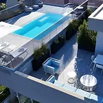 Park Penthouse & Pool - Heated Pool - Nocleg ze śniadaniem Bari