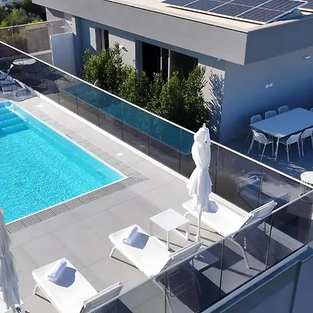 Park Penthouse Suite&pool - Heated Pool - Bari