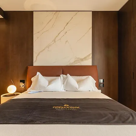 Park Penthouse & Pool - Heated Pool - Couette-café Bari