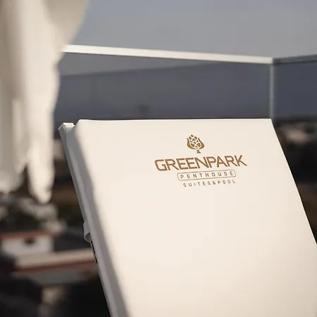Park Penthouse & Pool - Heated Pool - Couette-café