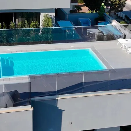 Couette-café Park Penthouse & Pool - Heated Pool -