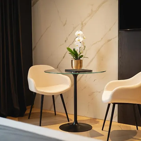 Park Penthouse Suite&pool - Heated Pool - Bed & Breakfast 4*