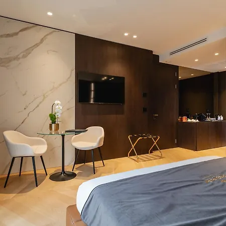 Couette-café Park Penthouse & Pool - Heated Pool -
