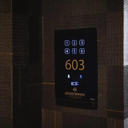 Park Penthouse Suite&pool - Heated Pool - 4* Bari