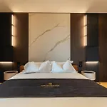 Park Penthouse & Pool - Heated Pool - 4* Bari