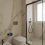 Park Penthouse & Pool - Heated Pool - 바리