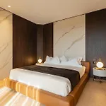 Park Penthouse & Pool - Heated Pool -