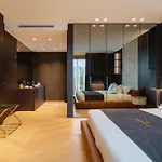 Park Penthouse & Pool - Heated Pool - Bari