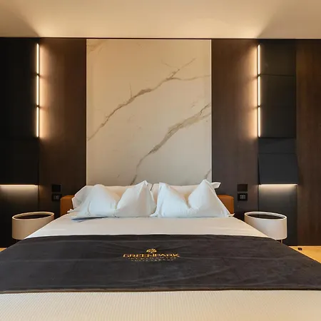 Park Penthouse & Pool - Heated Pool - 4* בארי