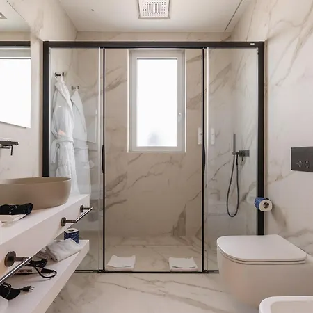 Park Penthouse & Pool - Heated Pool - 巴里