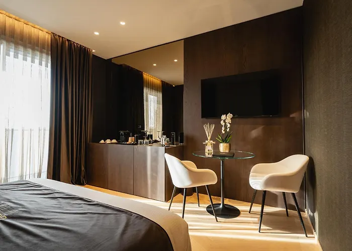 Park Penthouse & Pool - Heated Pool - Bed and breakfast 4*