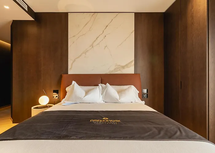 Park Penthouse & Pool - Heated Pool - Bed and breakfast Bari