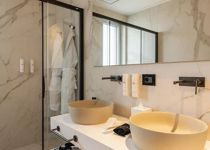 Park Penthouse & Pool - Heated Pool - Bed and breakfast