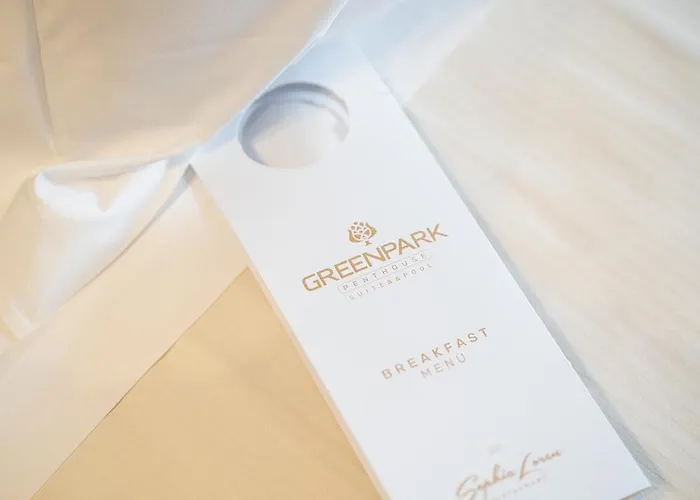 Park Penthouse & Pool - Heated Pool - 4* Bari