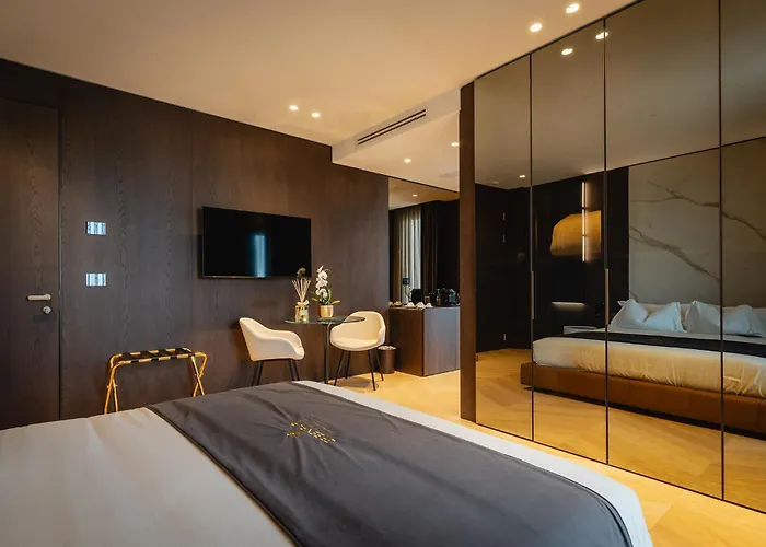 Park Penthouse & Pool - Heated Pool - Bed and breakfast Bari