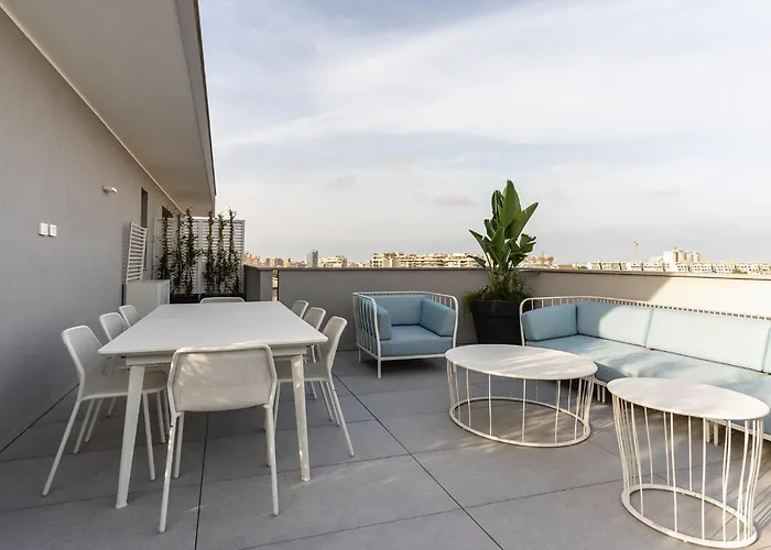 Park Penthouse & Pool - Heated Pool - 4* Bari