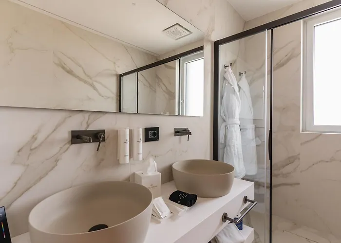 Park Penthouse & Pool - Heated Pool - Bed and breakfast 4*