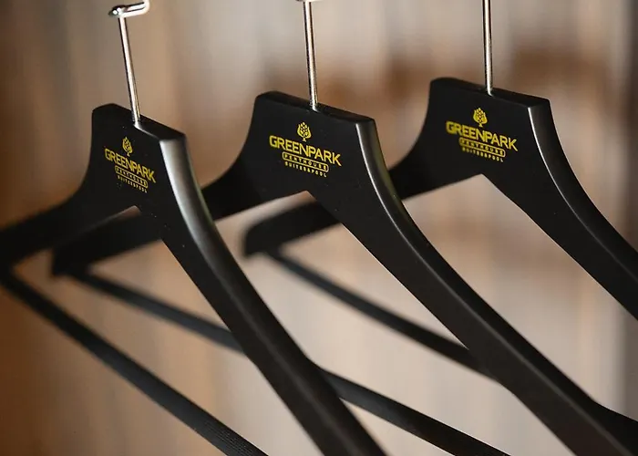 Park Penthouse & Pool - Heated Pool -